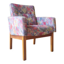 Load image into Gallery viewer, VINTAGE ARMCHAIR