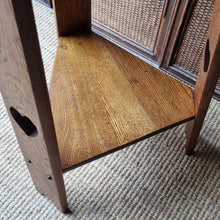 Load image into Gallery viewer, VINTAGE ARTS & CRAFTS SOLID OAK SIDE TABLE