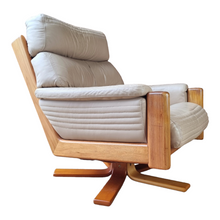 Load image into Gallery viewer, VINTAGE MODULE SWIVEL LEATHER ARMCHAIR