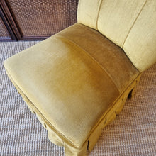 Load image into Gallery viewer, VINTAGE MID CENTURY VELOUR BOUDOIR BEDROOM CHAIR
