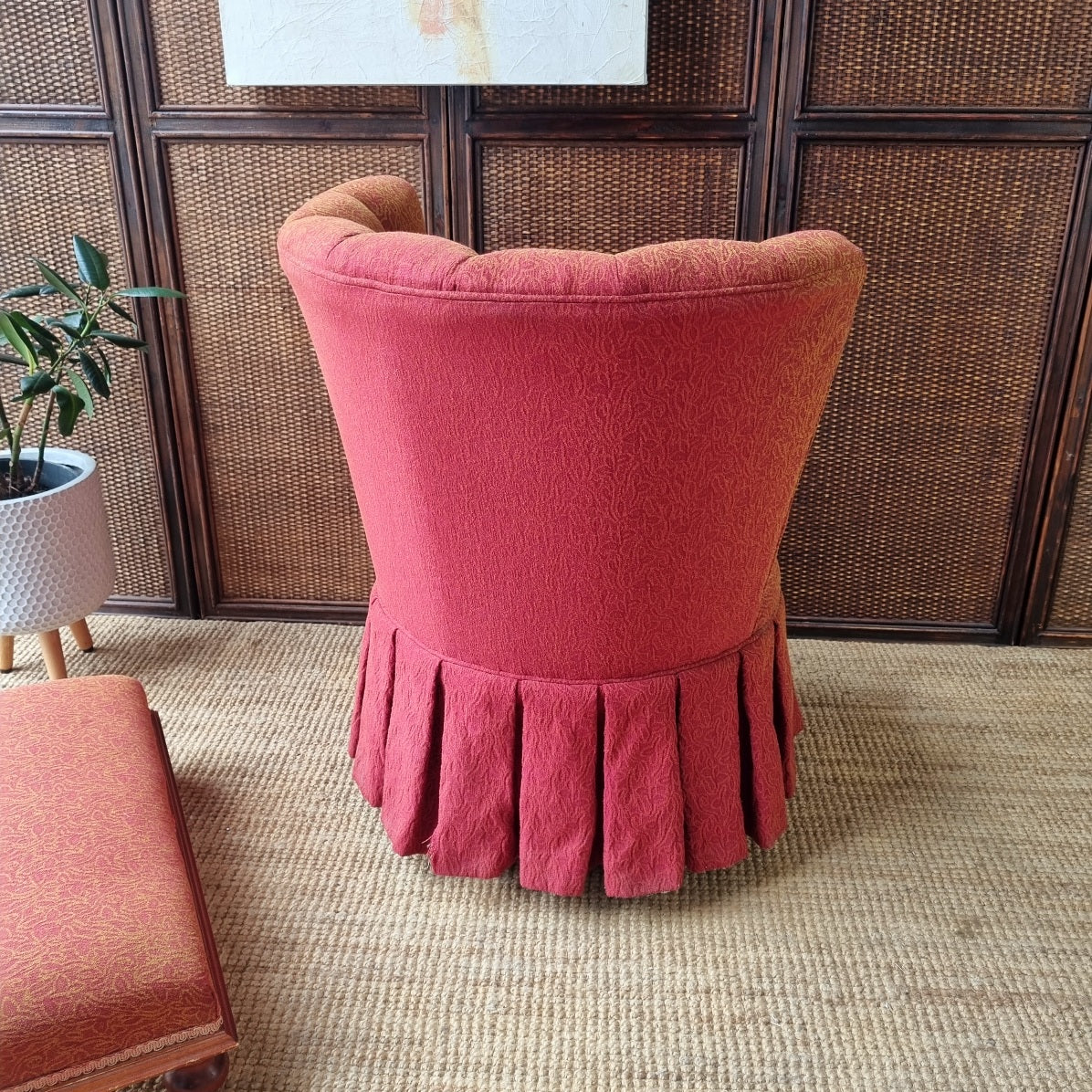 VINTAGE MID CENTURY BOUDOIR BEDROOM CHAIR (OTTOMAN SOLD) – Vintage