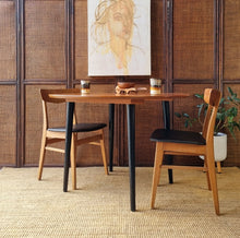 Load image into Gallery viewer, VINTAGE ROUND DINING TABLE BY TH BROWN OF ADELAIDE
