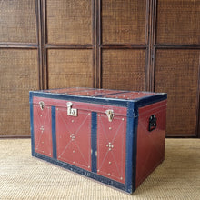 Load image into Gallery viewer, VINTAGE METAL STEAMER TRUNK BLANKET GLORY BOX CHEST
