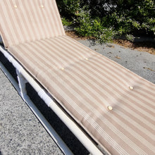 Load image into Gallery viewer, RETRO PLASTIC TUBE SUNLOUNGER
