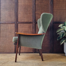 Load image into Gallery viewer, MID CENTURY PARKER KNOLL PK924 WINGBACK ARMCHAIR
