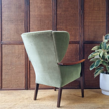 Load image into Gallery viewer, MID CENTURY PARKER KNOLL PK924 WINGBACK ARMCHAIR
