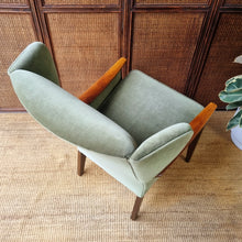 Load image into Gallery viewer, MID CENTURY PARKER KNOLL PK924 WINGBACK ARMCHAIR
