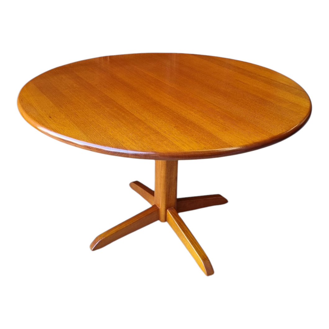 SOLID HARDWOOD ROUND DINING TABLE