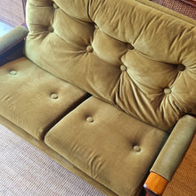 Load image into Gallery viewer, VINTAGE TESSA T1 GREEN VELOUR SOFA
