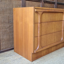 Load image into Gallery viewer, VINTAGE RELIANCE FURNITURE DRESSER DRAWERS WITH DETACHABLE MIRROR
