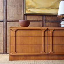 Load image into Gallery viewer, VINTAGE RELIANCE FURNITURE DRESSER DRAWERS WITH DETACHABLE MIRROR
