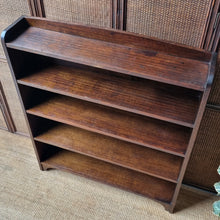 Load image into Gallery viewer, VINTAGE SOLID OAK BOOKCASE

