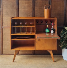Load image into Gallery viewer, VINTAGE MID CENTURY MYER &#39;HERITAGE FURNITURE&#39; HIGHBOARD COCKTAIL CABINET
