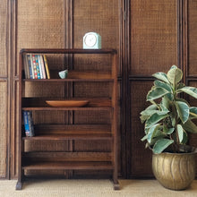 Load image into Gallery viewer, VINTAGE SOLID OAK BOOKCASE
