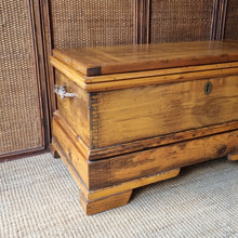 Load image into Gallery viewer, RUSTIC RECYCLED TIMBER BLANKET BOX
