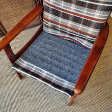 Load image into Gallery viewer, VINTAGE MID CENTURY ARMCHAIR
