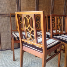 Load image into Gallery viewer, VINTAGE MID CENTURY 7 PIECE DINING SETTING BY AVALON FURNITURE
