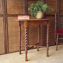 Load image into Gallery viewer, VINTAGE OAK HALL / OCCASSIONAL TABLE
