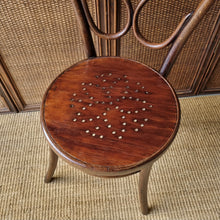Load image into Gallery viewer, VINTAGE BENTWOOD CHAIR
