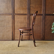 Load image into Gallery viewer, VINTAGE BENTWOOD CHAIR
