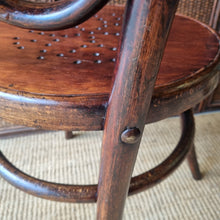 Load image into Gallery viewer, VINTAGE BENTWOOD CHAIR
