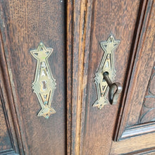 Load image into Gallery viewer, ANTIQUE ENGLISH ARTS &amp; CRAFTS CABINET
