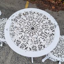 Load image into Gallery viewer, VINTAGE CAST ALUMINIUM 3 PIECE PATIO SETTING
