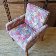 Load image into Gallery viewer, VINTAGE ARMCHAIR
