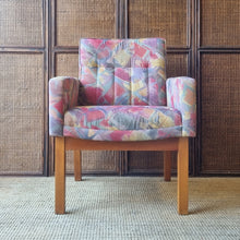 Load image into Gallery viewer, VINTAGE ARMCHAIR
