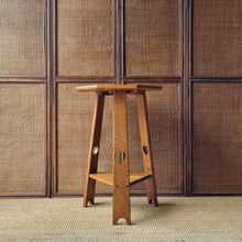 Load image into Gallery viewer, VINTAGE ARTS &amp; CRAFTS SOLID OAK SIDE TABLE
