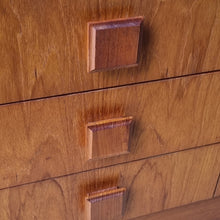 Load image into Gallery viewer, VINTAGE MID CENTURY TEAK DRESSER / SIDEBOARD / TV UNIT
