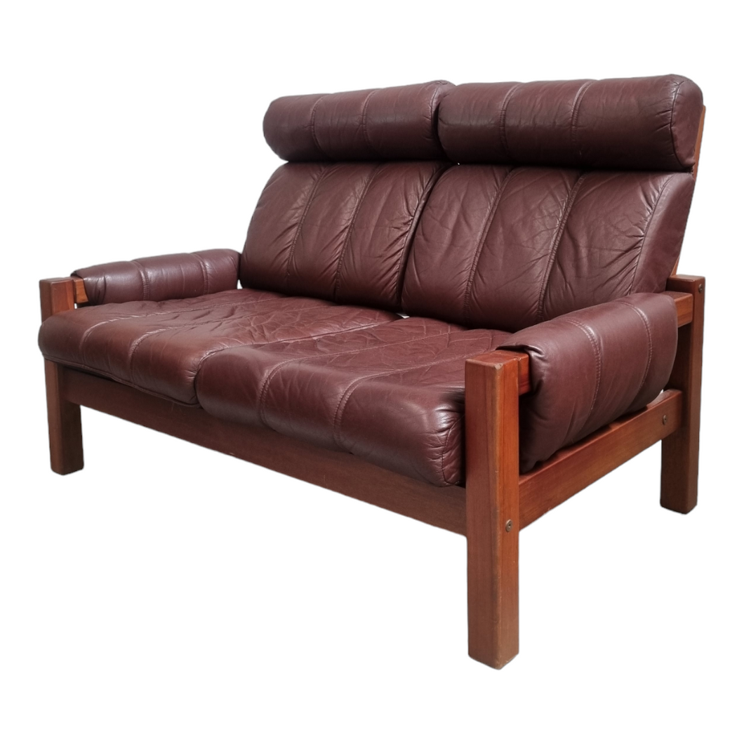 DANISH DELUXE 2 SEATER LEATHER SOFA