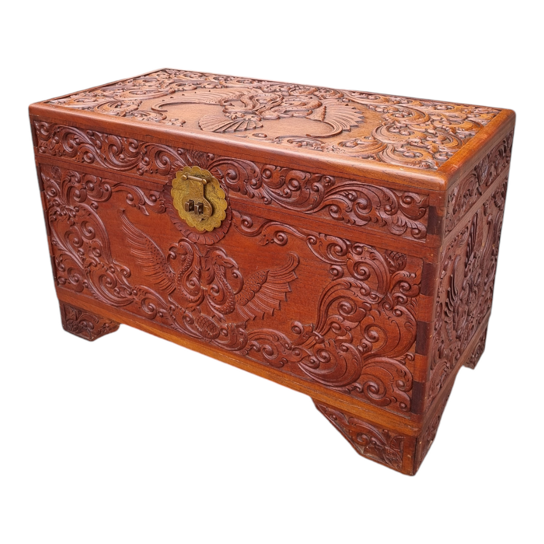 VINTAGE CARVED TEAK TRUNK BLANKET BOX CHEST