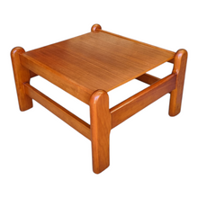 Load image into Gallery viewer, VINTAGE COFFEE/LAMP/SIDE TABLE
